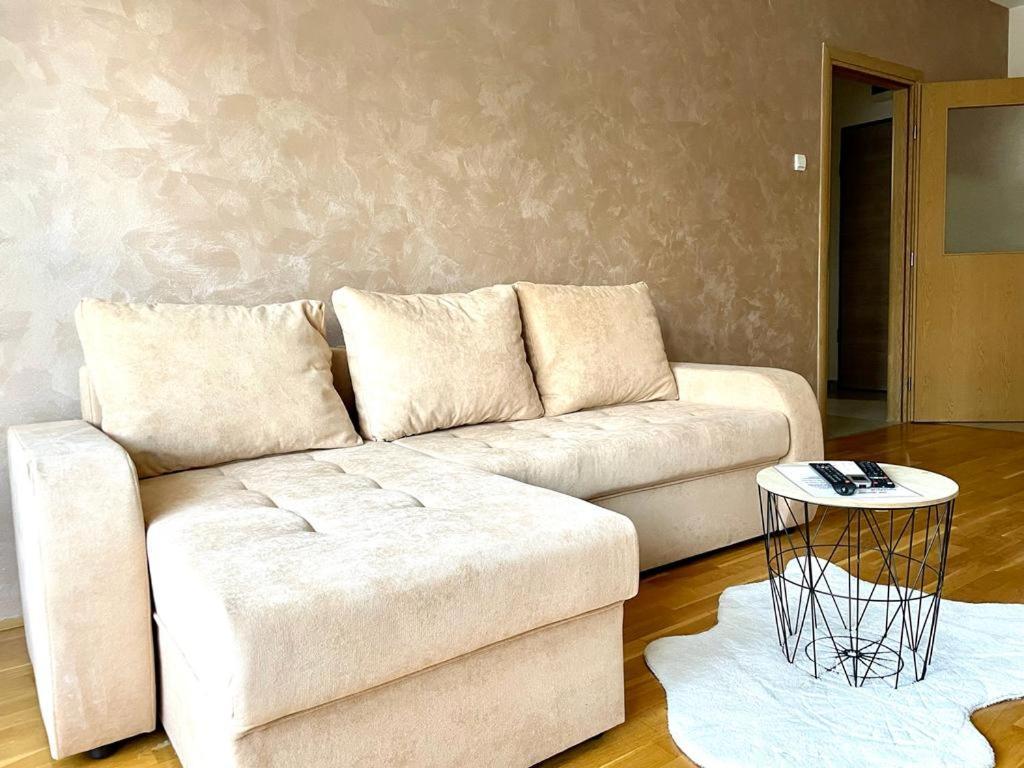 Appartement Naki Apartman à Podgorica Chambre photo